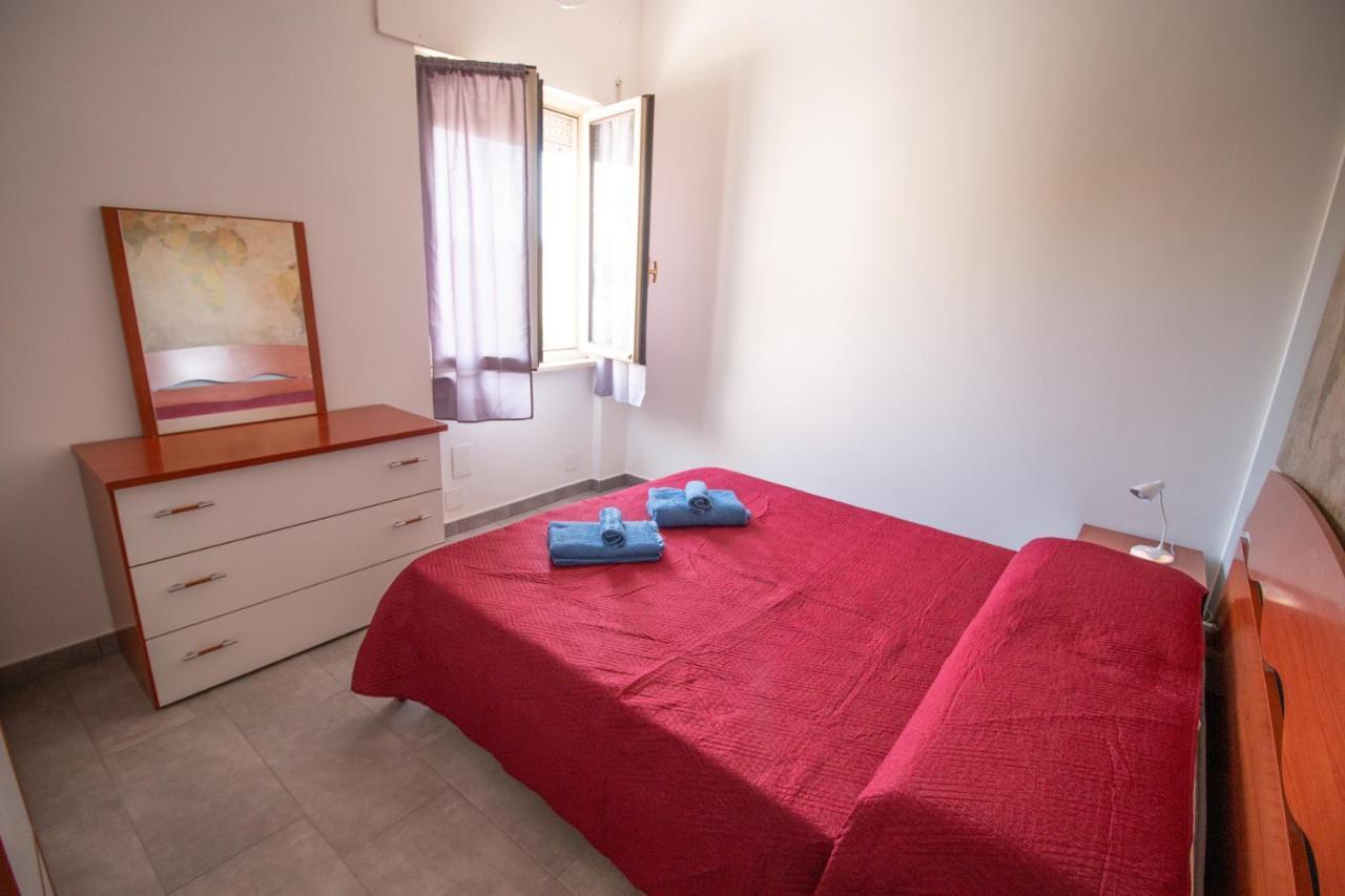 Casa Vacanze Casetta Grande Porto Torres Exterior foto